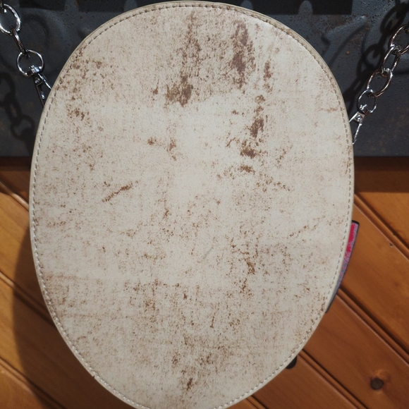 Dolls Kill Mask-Shaped Crossbody Bag in Cream and Red - Picture 4 of 11